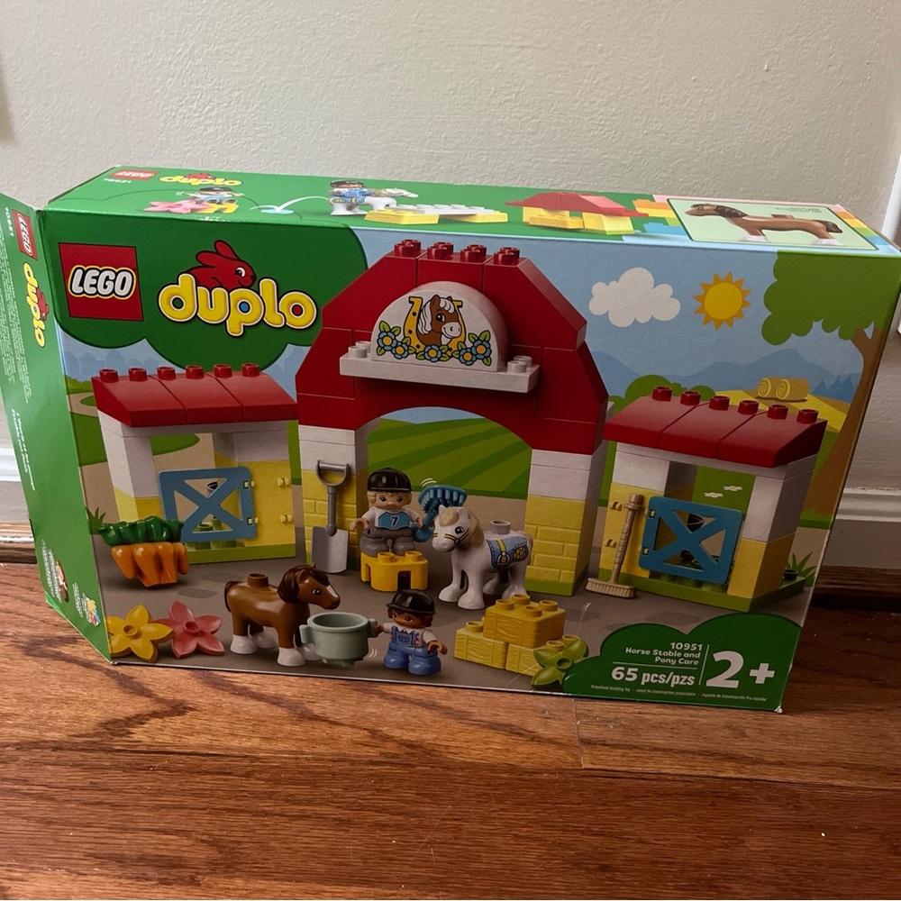 Lego Duplo Horse stable and pony care 10951.